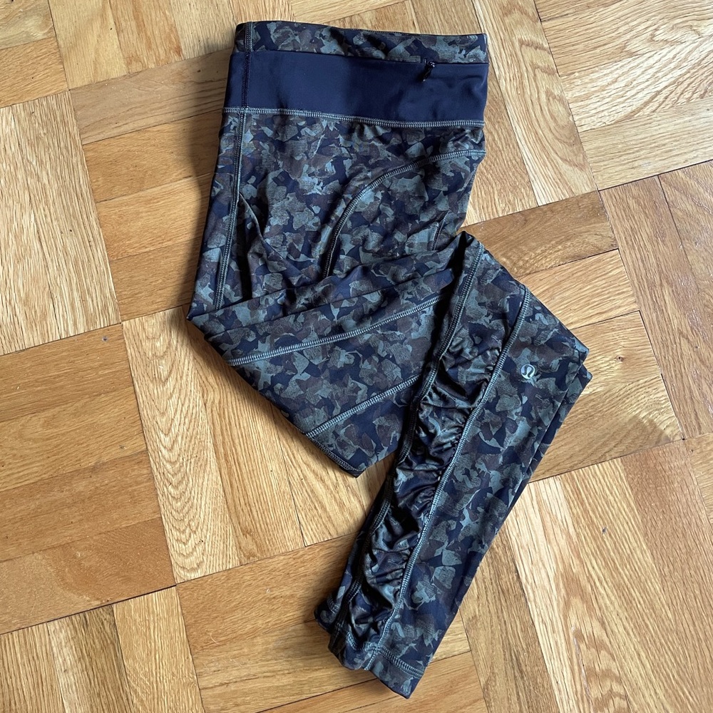Lululemon Leggings | Speed Tight | Camo | US 6